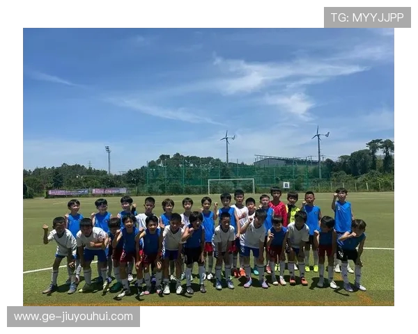 以足球队带动足球学校建设推动青少年足球事业全面发展 以足球队带动足球学校建设推动青少年足球事业全面发展